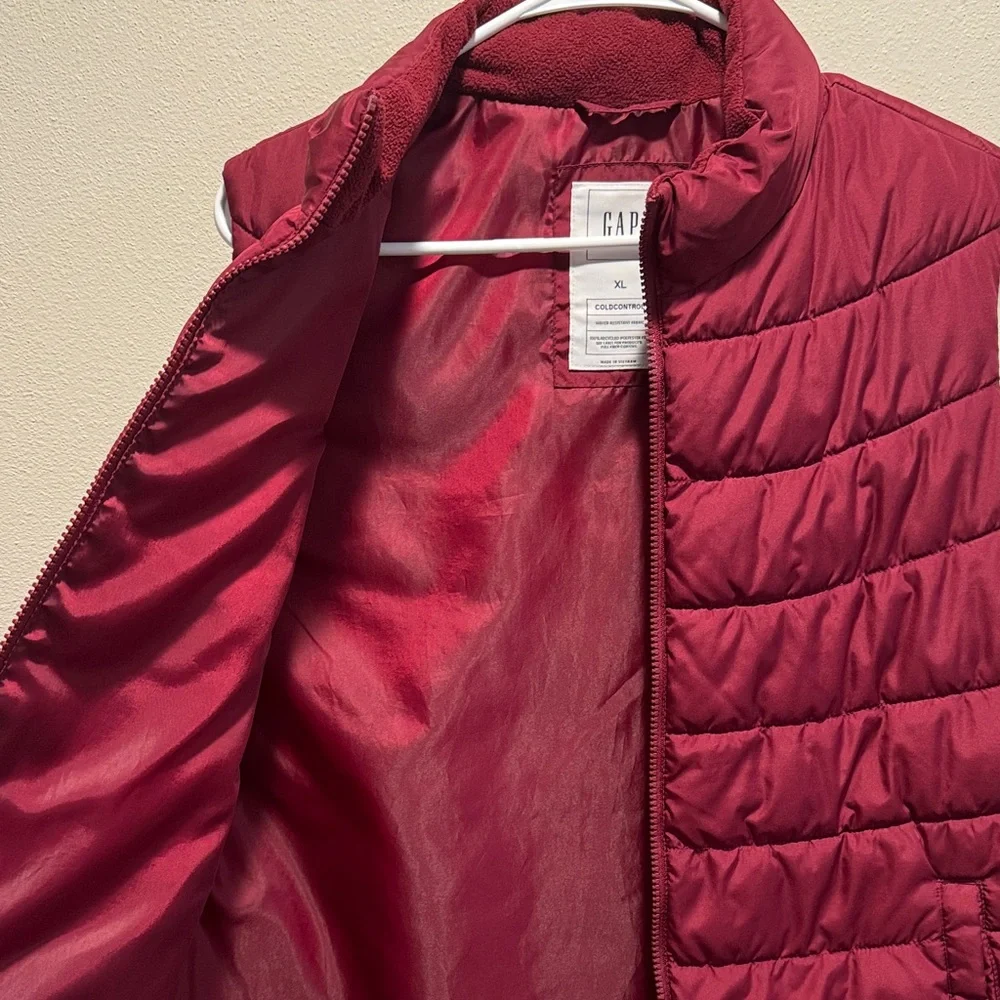 GAP Burgundy ColdControl Vest - Picture 8 of 9